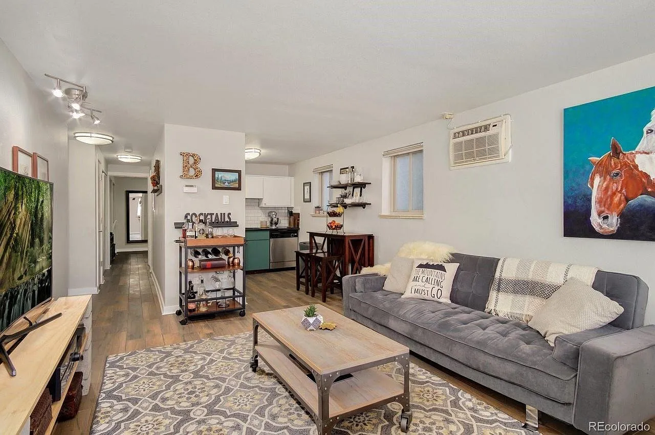 271 N Grant St — Photo 1