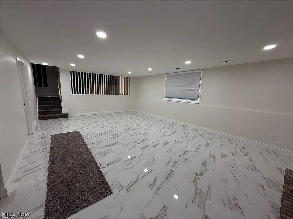 4 bed, 3.5 bath, 2528 sqft, $3,300 — Photo 4