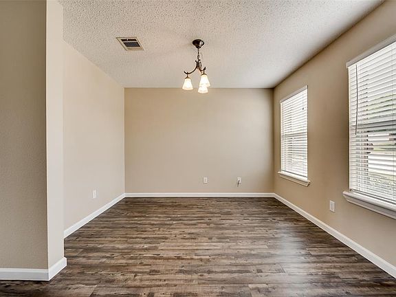 4th image of 9941 Blue Bell Dr