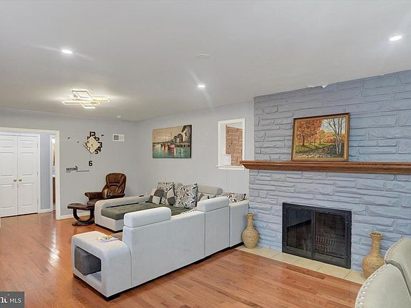 5th image of 1343 Church Rd