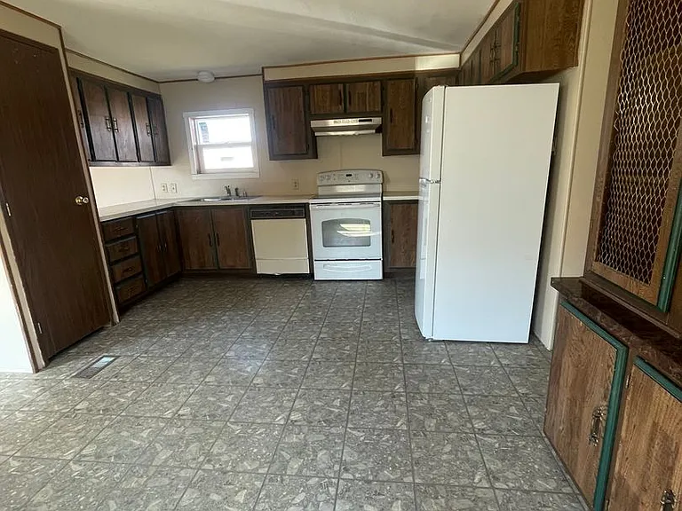 309 Dominic Dr — Photo 3