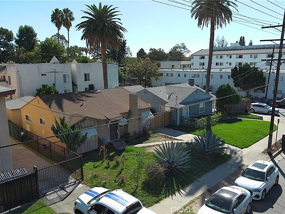2nd image of 7406 Haskell Ave