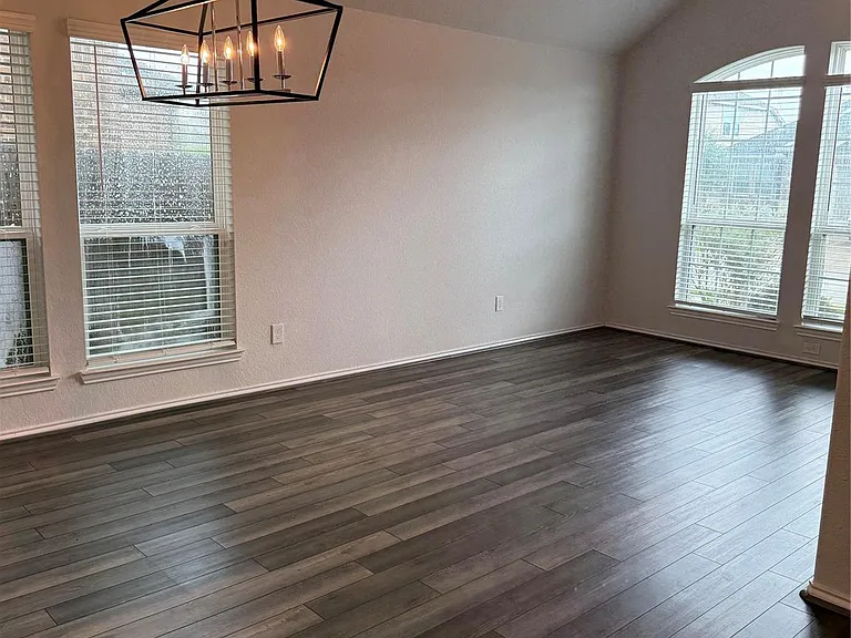 5186 Dry Hollow Dr — Photo 4