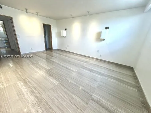 90 Edgewater Dr #515 — Photo 7
