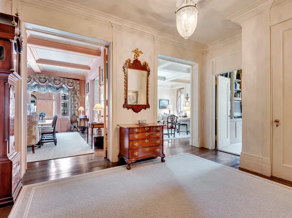 555 Park Avenue image 7 of 10