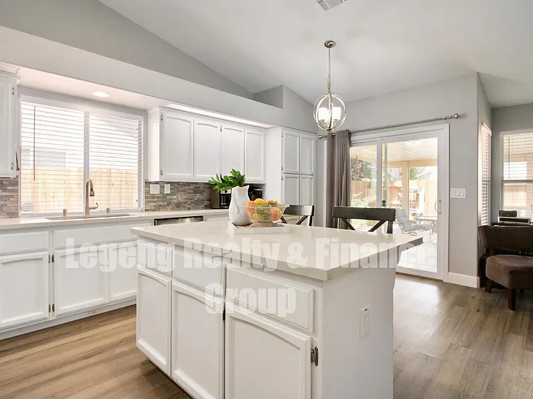 4121 Marseille Ct — Photo 13