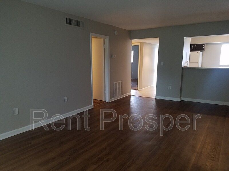 1st image of 332 Scottsdale Sq #332