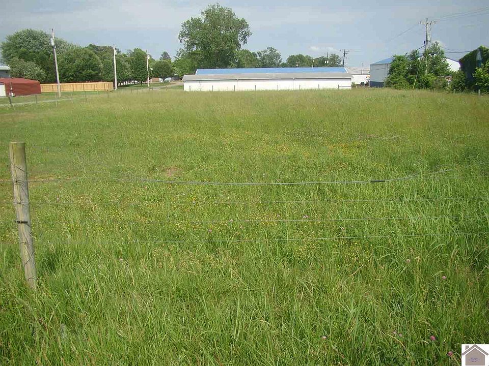 1st image of 2 Sanders Dr