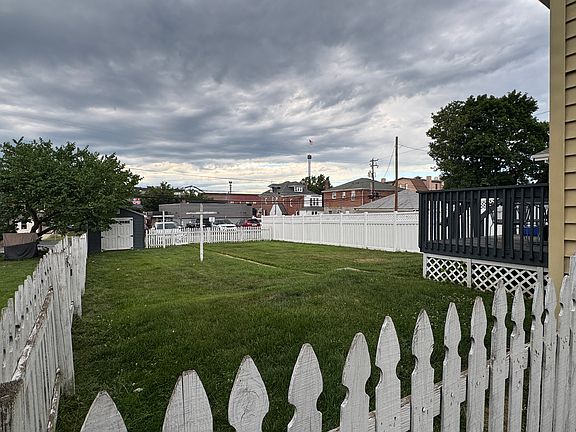 3rd image of 127 W Caracas Ave