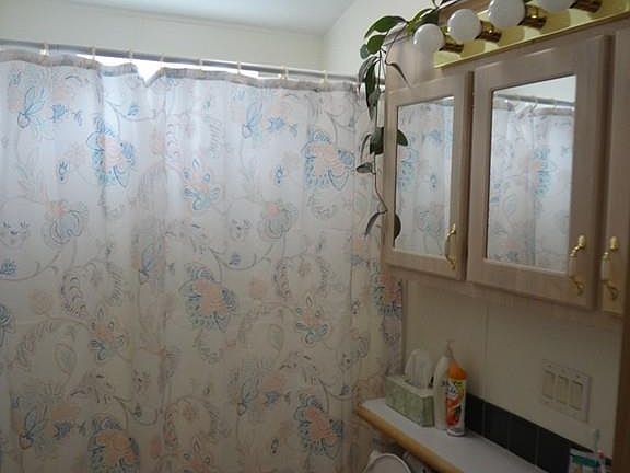 4th image of 16 Cynthia Cir