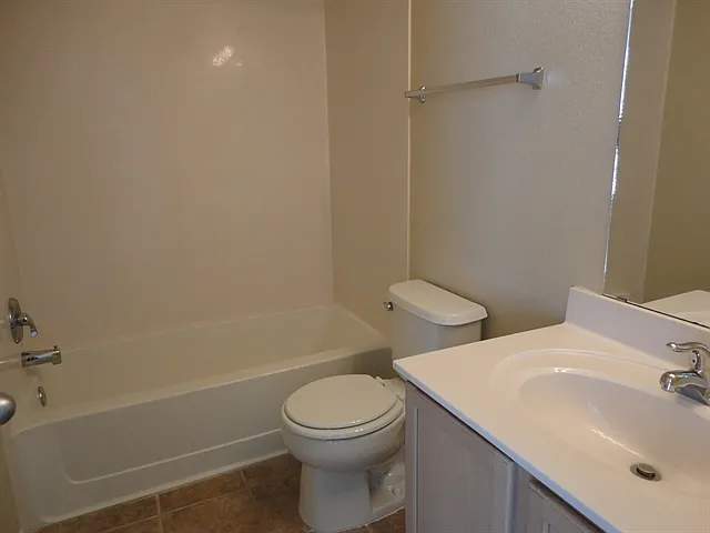 7044 Glen Hills Dr NE — Photo 8