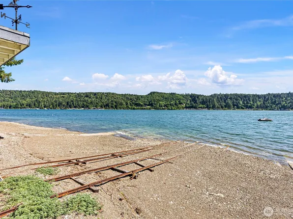 13061 NE North Shore Rd, Belfair, WA 98528