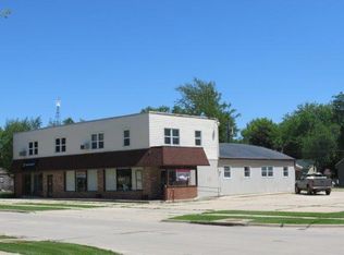 214 4th St SE, Hampton, IA 50441