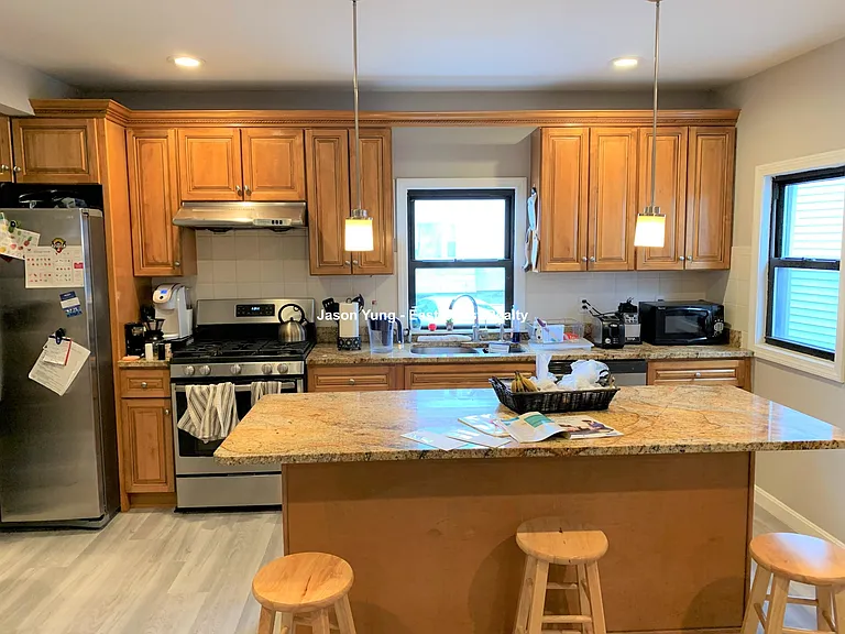 117 Glenville Ave — Photo 9