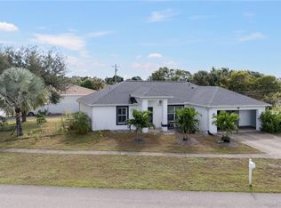 1082 Ridgeway Dr, North Fort Myers, FL 33903