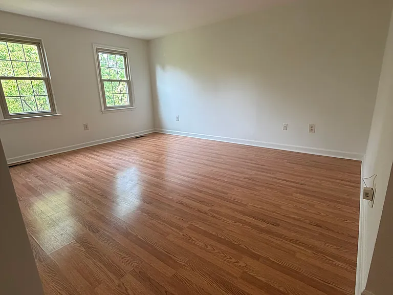 5814 Tudor Ln — Photo 8
