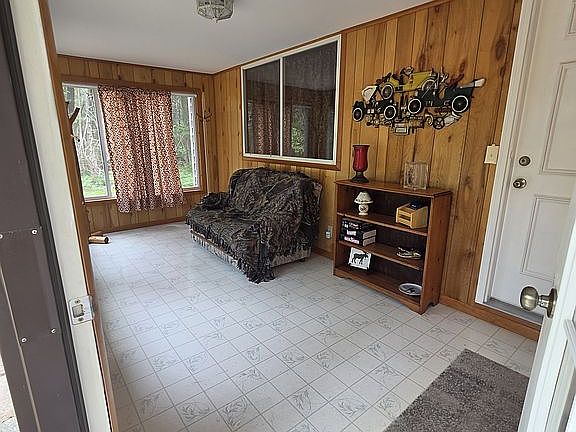 3rd image of 6550 Evergreen Trl