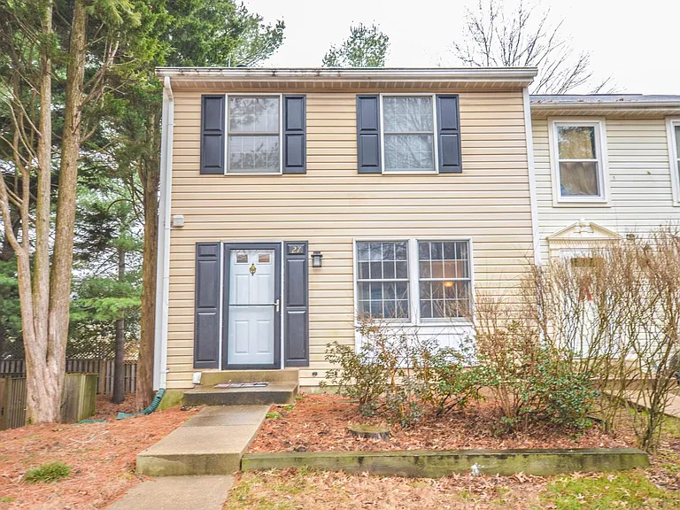27 Cross Country Ct — Photo 1