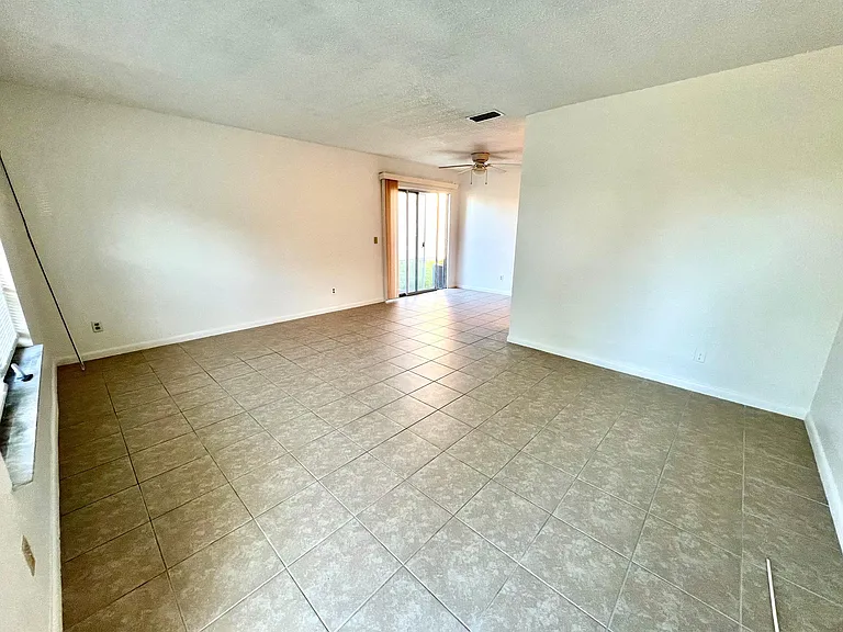 103 Admiral Cir #A — Photo 12
