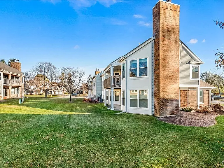 2516 Live Oak Ln — Photo 22