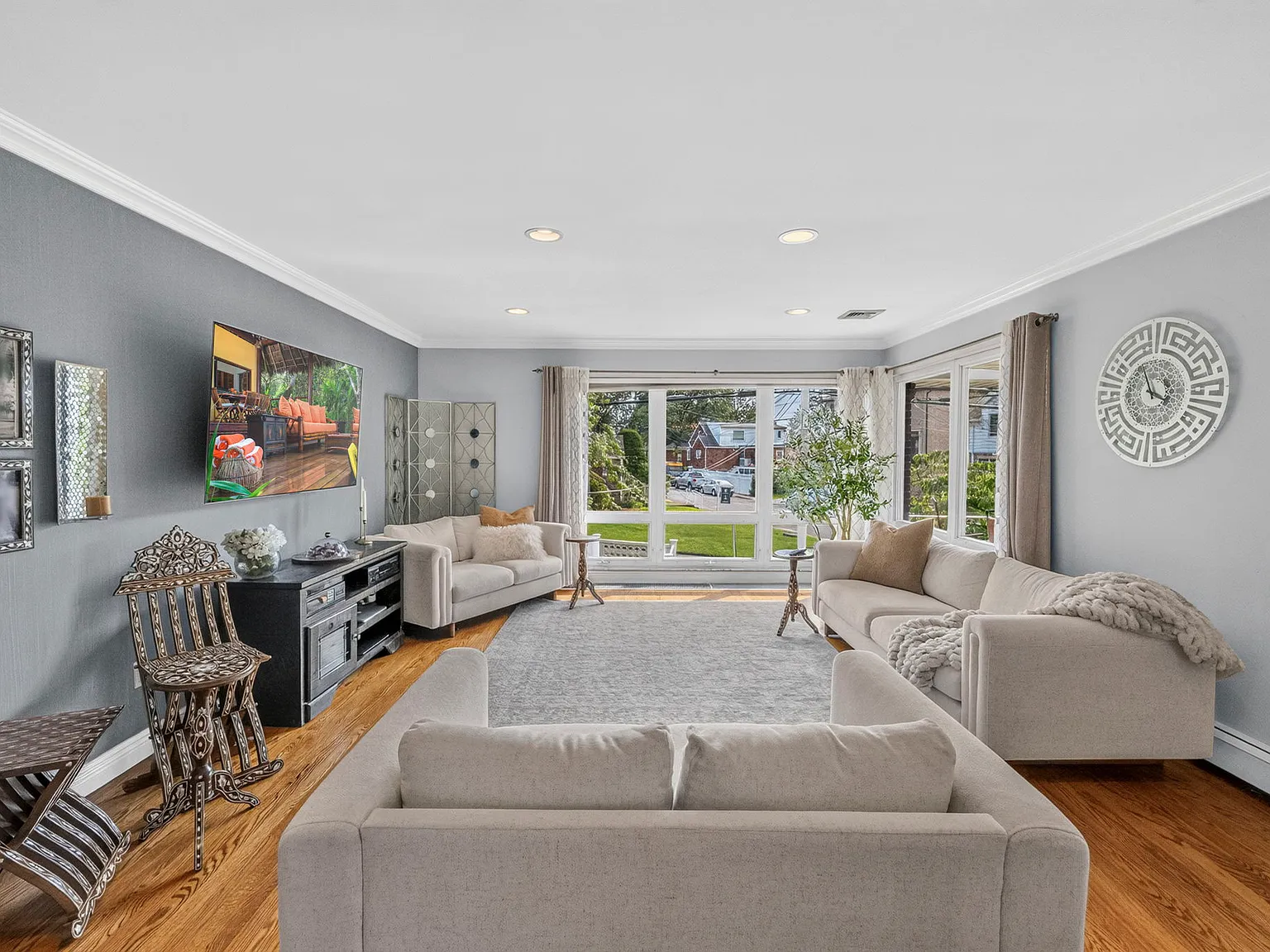 4 bed, 2600 sqft, $5,800 — Photo 3