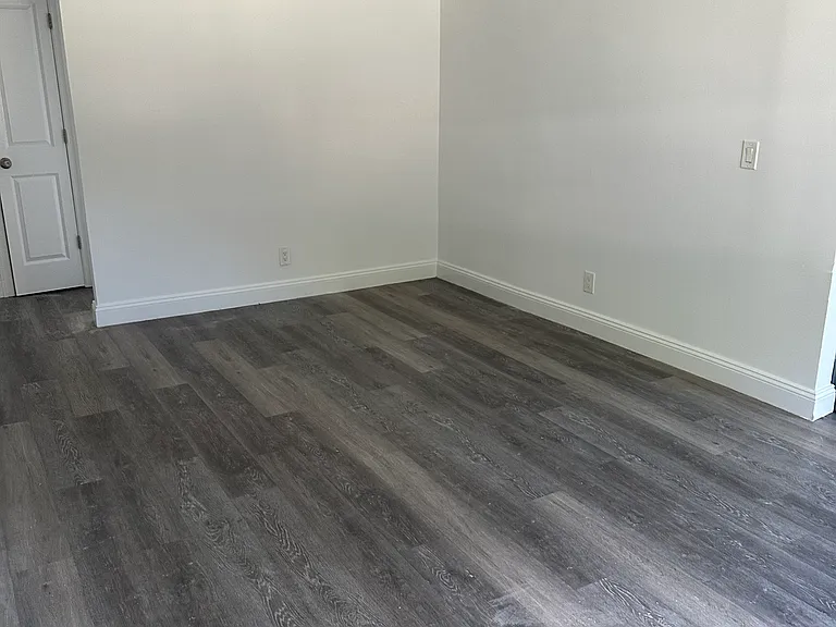 570 Fairview Ave #11 — Photo 11
