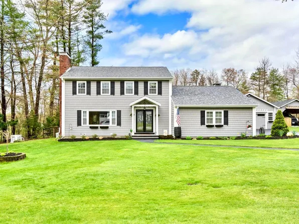 17 Golden Gate Drive, Hooksett, NH 03106