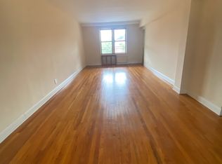 6767 Burns St APT 3K, Forest Hills, NY 11375