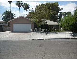 1st image of 2485 Golden Arrow Dr