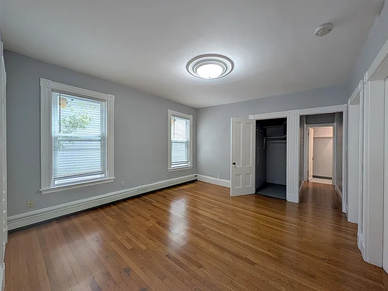 316 Beacon St — Photo 3
