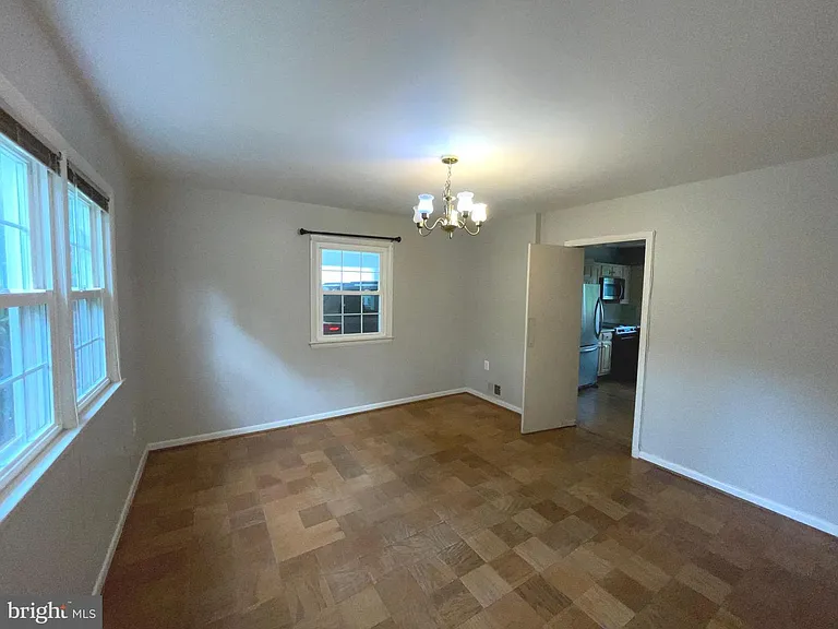 6933 Tyndale St — Photo 10