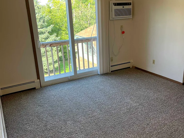 910 S Phillips Ave #5 — Photo 3