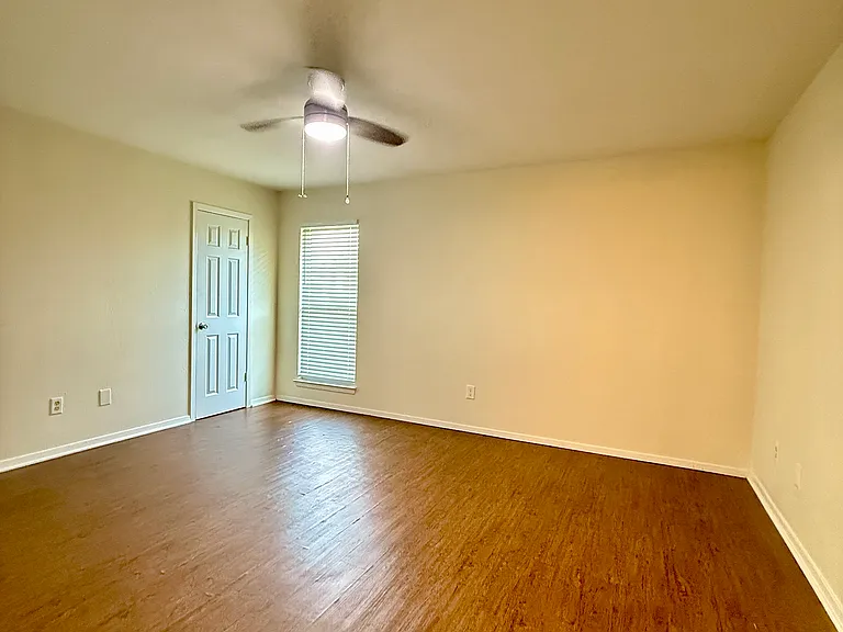 2110 Lee St #A — Photo 11