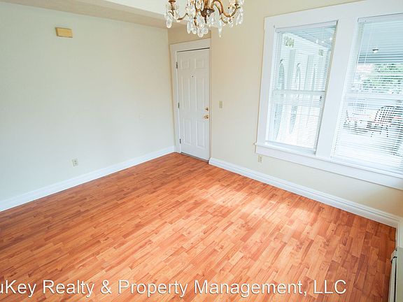 3rd image of 720 S Jefferson St #1204