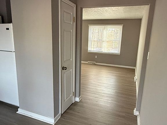 3rd image of 1416 Meadow Ave APT 3