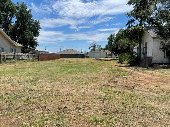 406 W Tom Stafford St #21-22, Weatherford, OK 73096