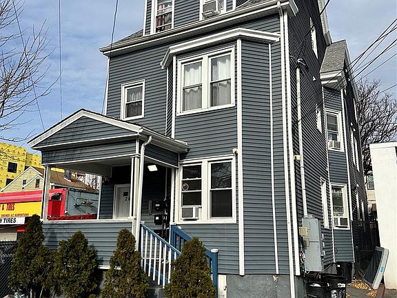 3rd image of 267 Ellison St