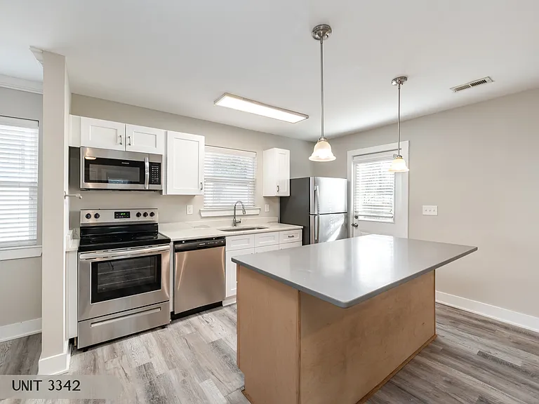 3340 Washburn Ave — Photo 17