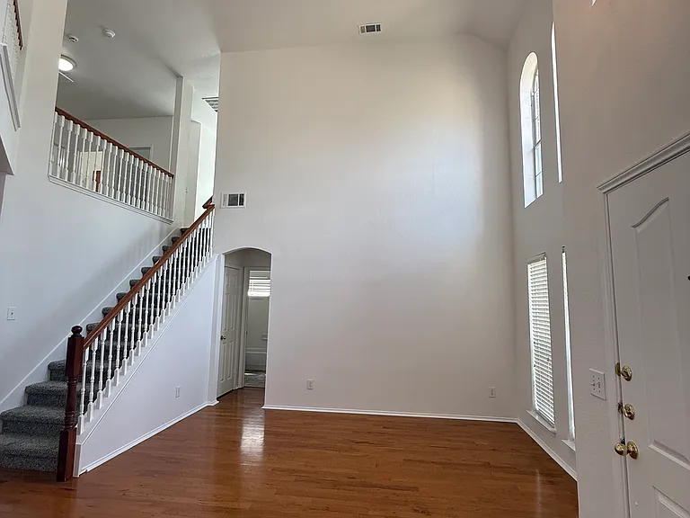 4316 Giovanni Dr — Photo 2