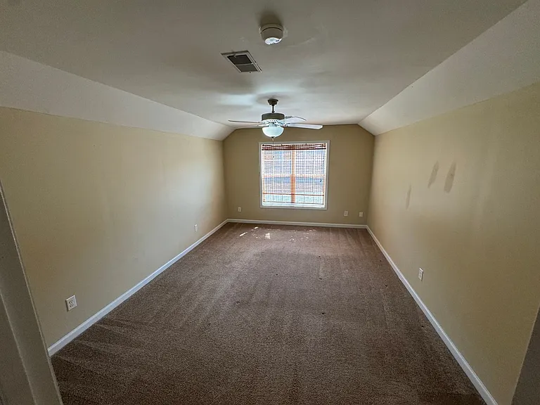 665 Americana Dr — Photo 11