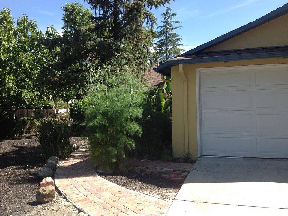 1st image of 300 Loma Verde Ave