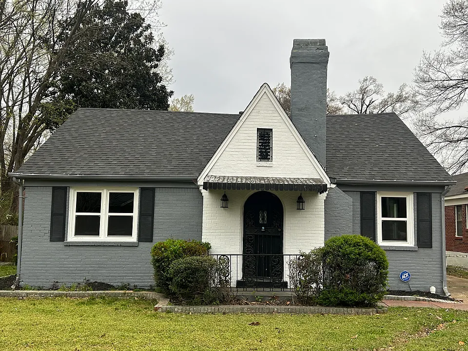 843 Biggs St