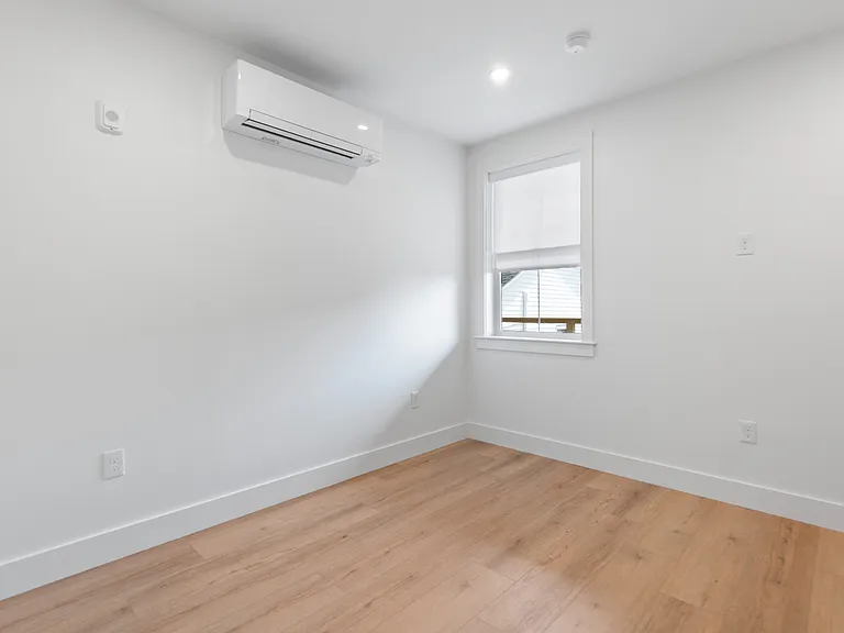 113 Ives Street — Photo 44