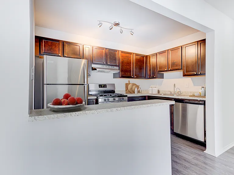 Greens Lake Apartments — Photo 23