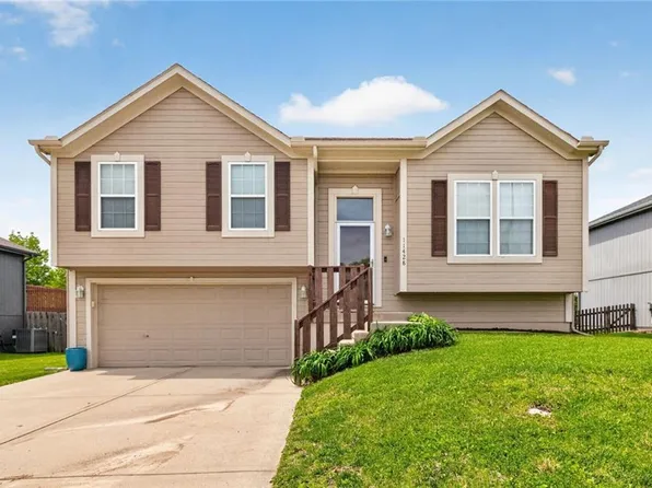 11428 N Farley Ave, Kansas City, MO 64157