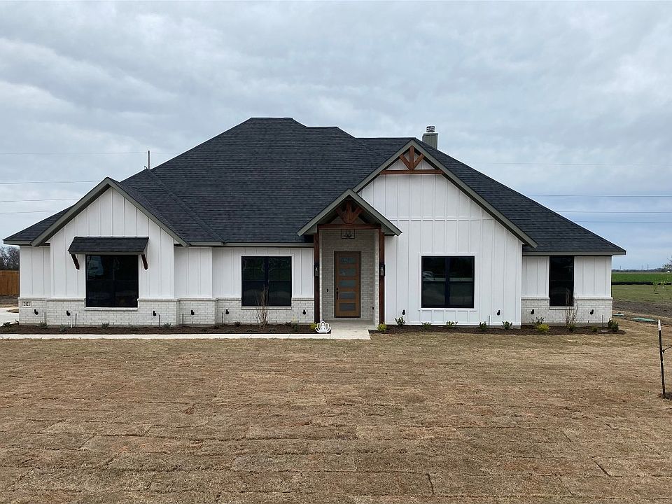 1st image of 2421 Maywood Ln