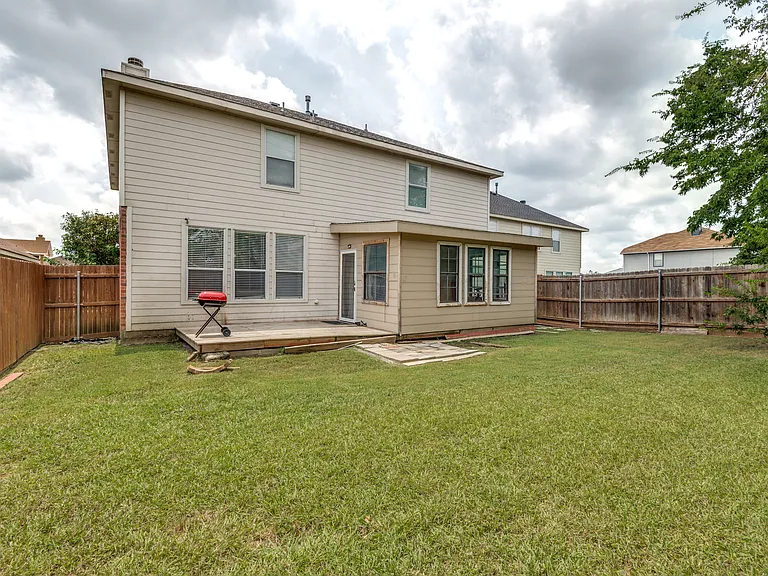 817 Pryor Dr — Photo 25