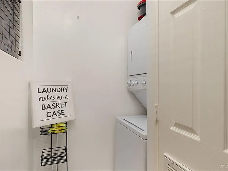 813 Travis St #314 — Photo 14