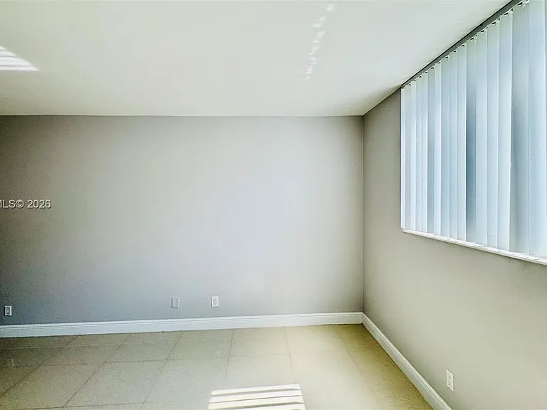 19390 Collins Ave #624 — Photo 23