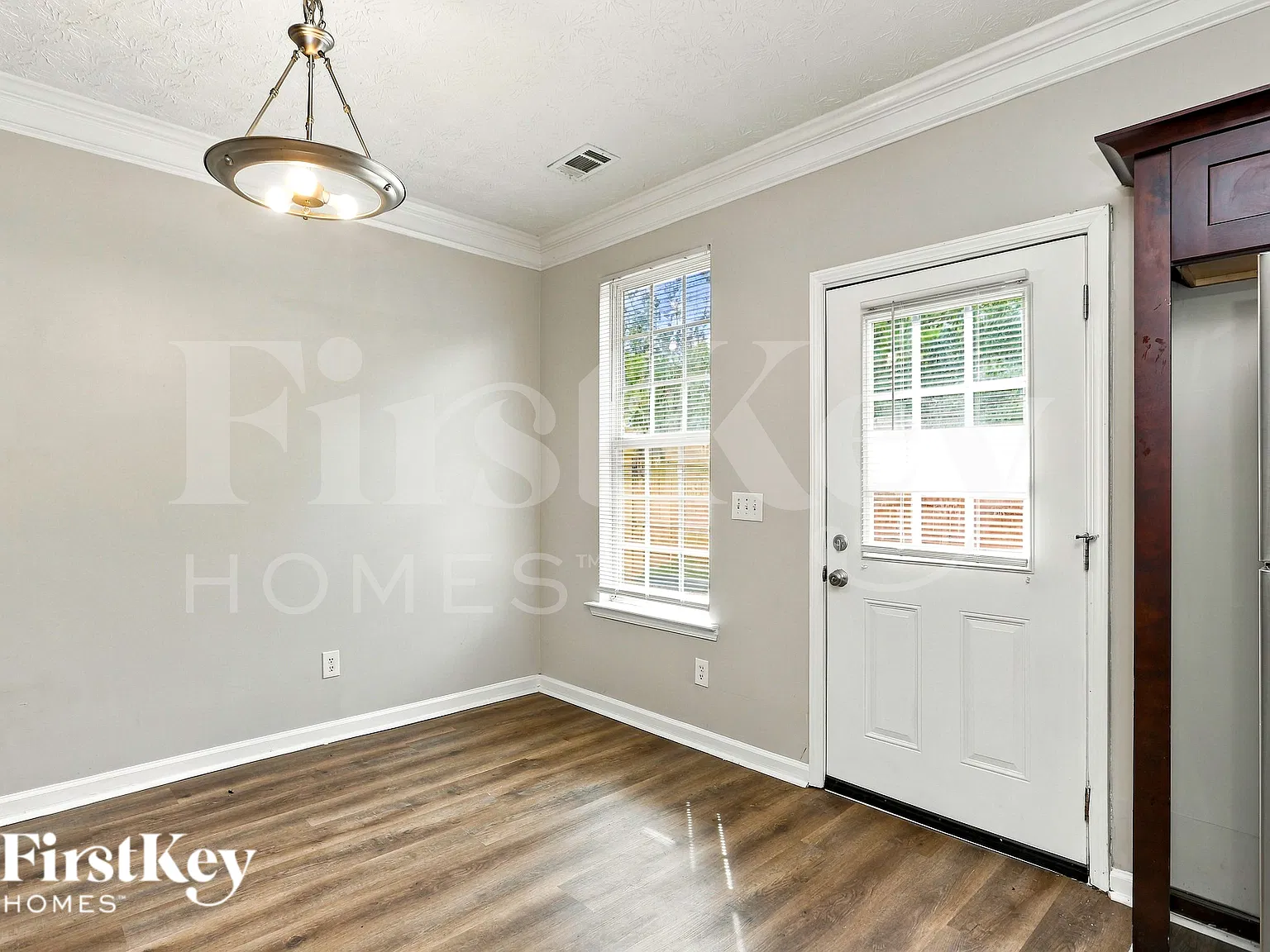 3 bed, 2.5 bath, 1938 sqft, $1,760 — Photo 4